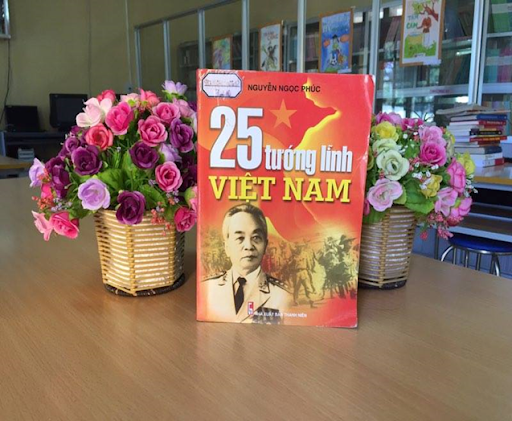 Sách 25 tướng lĩnh Việt Nam
