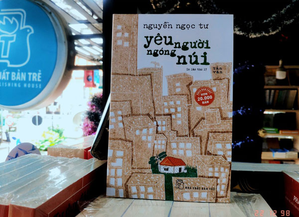 Sách Yêu người ngóng núi - Nguyễn Ngọc Tư