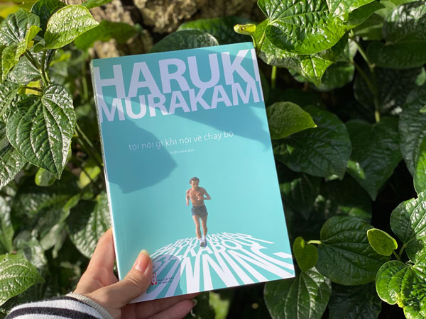 Tôi nói gì khi nói về chạy bộ - Cuốn sách chia sẻ những câu chuyện đời thường nhất của tác giả Marukami.